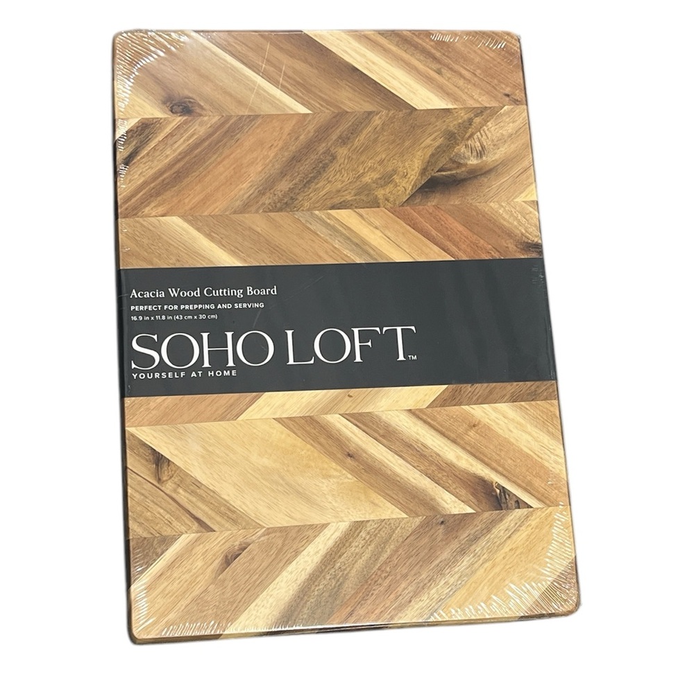 NWT SOHO LOFT ACACIA WOOD CHEVRON PATTERN CUTTING BOARD Multigrain wood cutting